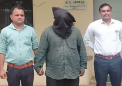मध्य प्रदेश का अधिकारी पत्नी की हत्या कराने के आरोप में गुजरात में गिरफ्तार मध्य प्रदेश का अधिकारी पत्नी की हत्या कराने के आरोप में गुजरात में गिरफ्तार