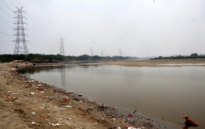 दिल्ली में यमुना नदी का जलस्तर 205.97 मीटर ऊंचा, जल्द घटने की उम्मीद दिल्ली में यमुना नदी का जलस्तर 205.97 मीटर ऊंचा, जल्द घटने की उम्मीद