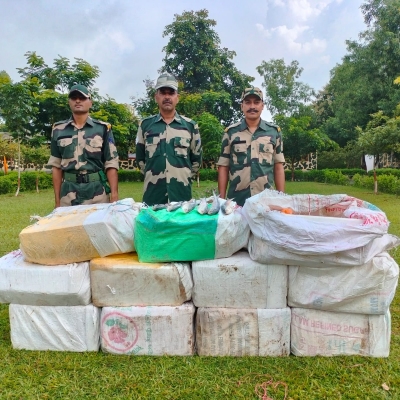 त्रिपुरा में बांग्लादेश सीमा पर तस्करी का बड़ा प्रयास विफल, भारी मात्रा में नशीले पदार्थ बरामद त्रिपुरा में बांग्लादेश सीमा पर तस्करी का बड़ा प्रयास विफल, भारी मात्रा में नशीले पदार्थ बरामद