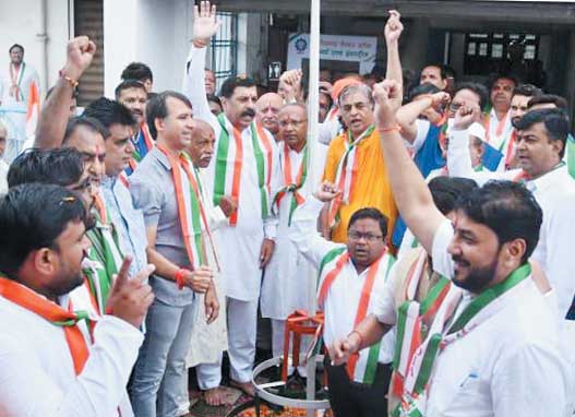 चेम्बर ने ध्वजारोहण कर आजादी का अमृत महोत्सव मनाया