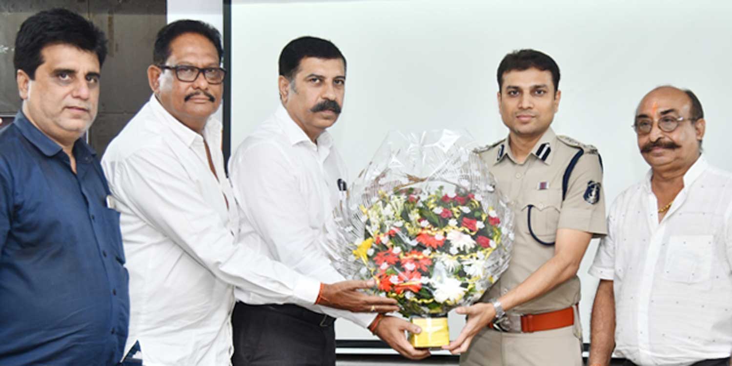 साईबर अपराध रोकने रायपुर पुलिस की चेम्बर में कार्यशाला