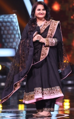 रीना रॉय ने बताया 'नागिन' के बाद लोग उनसे दूर क्यों भाग जाते थे