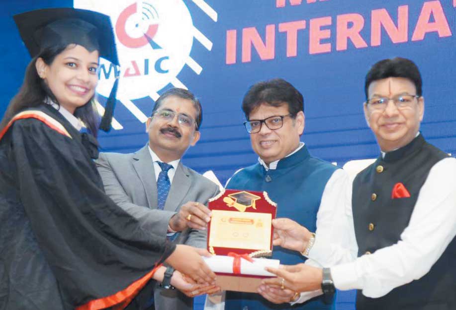 प्रथम वर्ष विद्यार्थियों के लिए मैक में इडक्शन