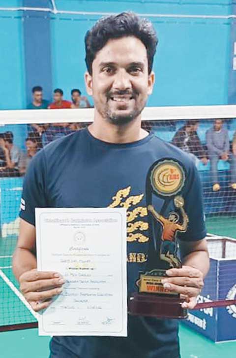 डीपीएस रायपुर बैडमिंटन कोच ने जीती स्टेट स्पर्धा
