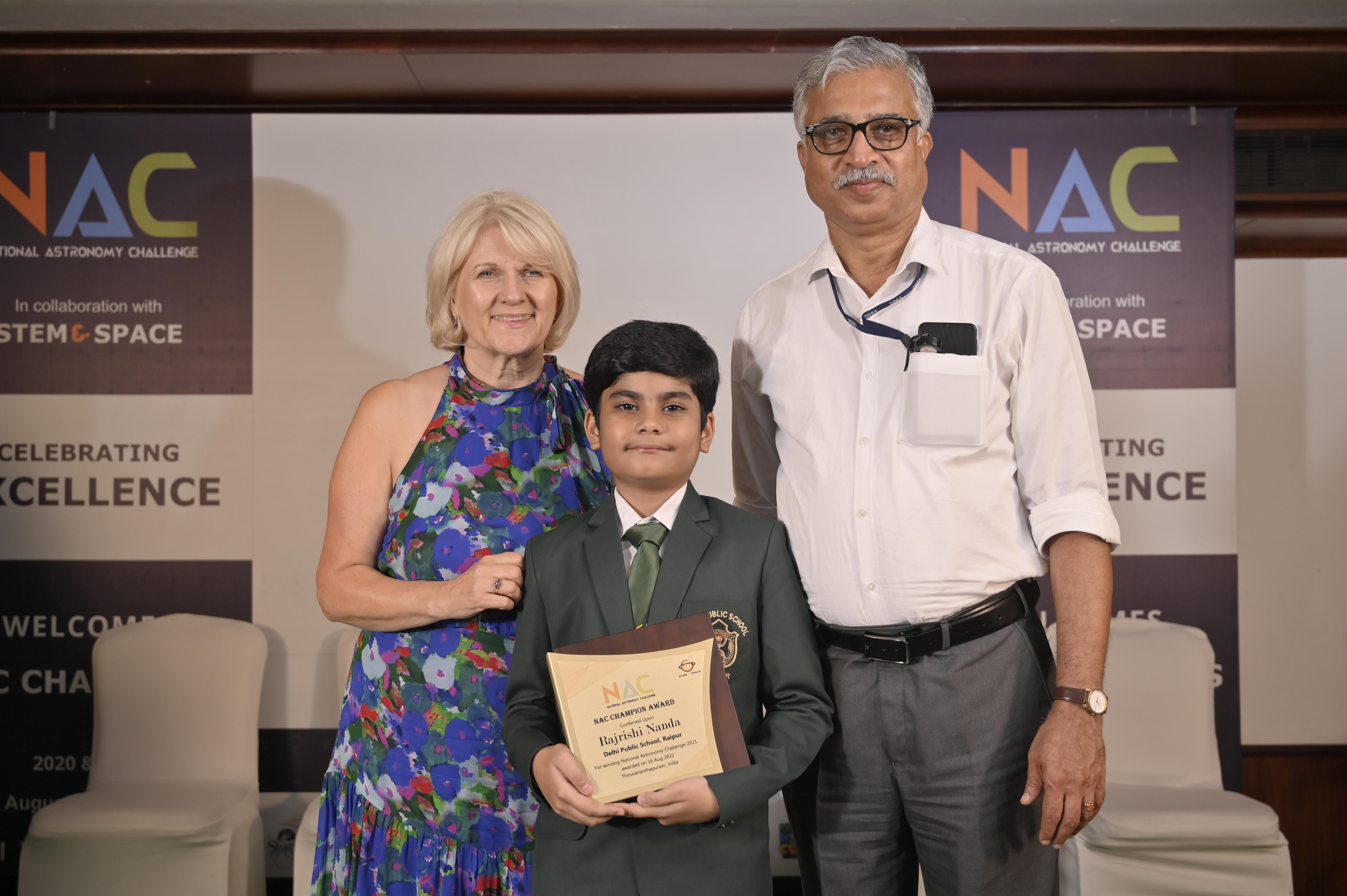 डीपीएस रायपुर के छात्र राज इसरो में हुए सम्मानित