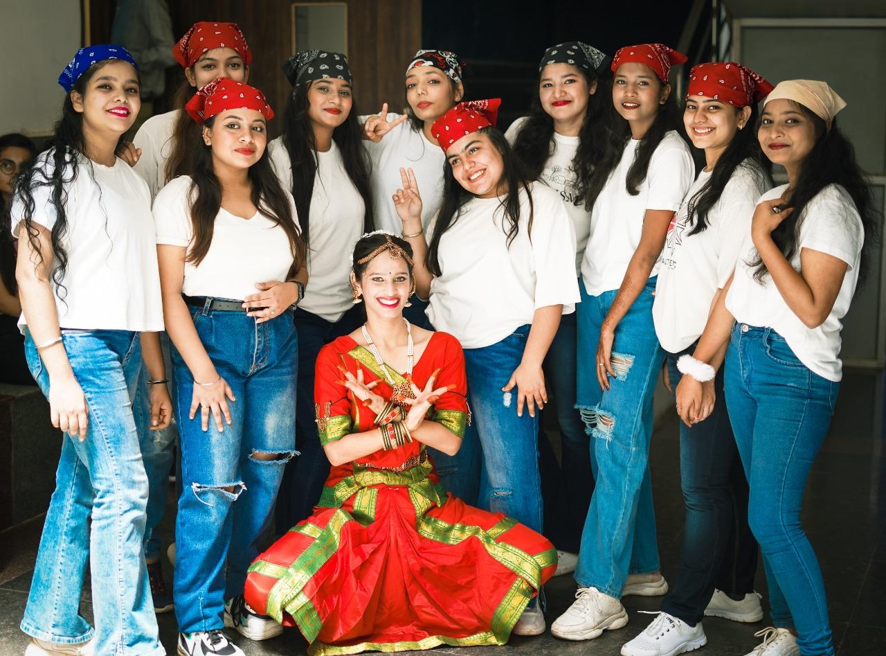 कलिंगा में डी फार्मेसी नव-प्रवेशित विद्यार्थियों का भव्य स्वागत