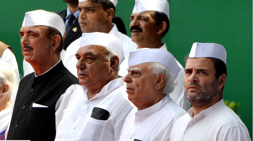 गुलाम नबी: सोनिया बचाए कांग्रेस को