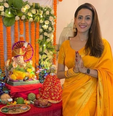 टीवी एक्ट्रेस काजल पिसल ने गणपति को दी विदाई