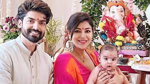 सात साल कोशिश, आईवीएफ और फिर नैचुरल प्रेग्नेंसी से मां बनने की देबिना बनर्जी की कहानी