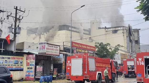 वियतनामः बार में लगी आग, 32 लोगों की मौत वियतनामः बार में लगी आग, 32 लोगों की मौत