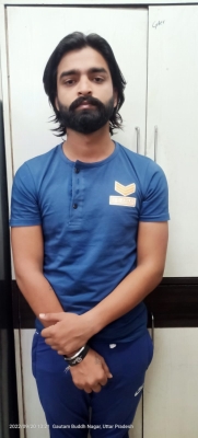 रेमडिसिविर के नाम पर कालाबाजारी करने वाले बॉलीवुड एक्टर समेत दो गिरफ्तार रेमडिसिविर के नाम पर कालाबाजारी करने वाले बॉलीवुड एक्टर समेत दो गिरफ्तार
