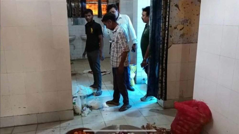 ‘छत्तीसगढ़’ का संपादकीय : महिला खिलाडिय़ों को पुरूष शौचालय में खाना देने वाला यह गजब देश! ‘छत्तीसगढ़’ का संपादकीय : महिला खिलाडिय़ों को पुरूष शौचालय में खाना देने वाला यह गजब देश!