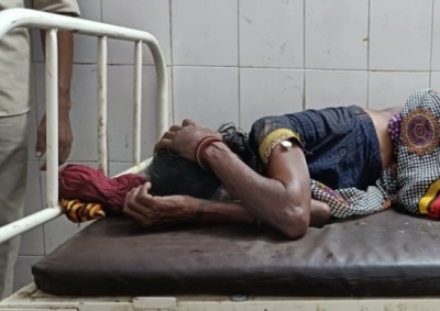झारखंड में डायन करार देकर तीन महिलाओं सहित चार को जबरन मैला खिलाया, गर्म सलाखों से दागा झारखंड में डायन करार देकर तीन महिलाओं सहित चार को जबरन मैला खिलाया, गर्म सलाखों से दागा