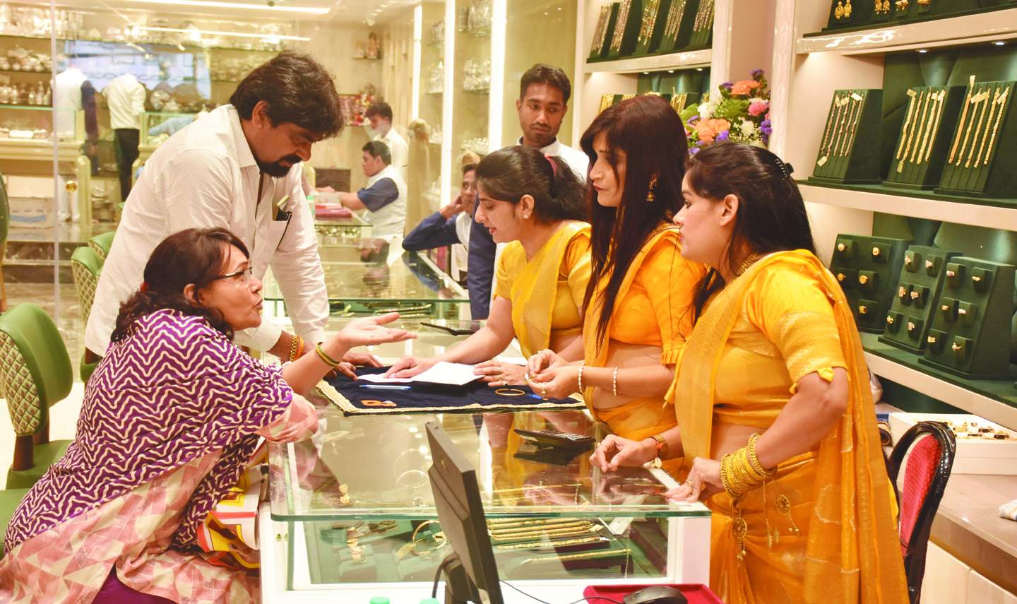 एटी के तीसरे शो रूम का शुभारंभ