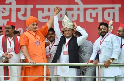 अखिलेश यादव फिर चुने गए सपा के राष्ट्रीय अध्यक्ष अखिलेश यादव फिर चुने गए सपा के राष्ट्रीय अध्यक्ष