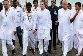 राहुल गांधी की ‘भारत जोड़ो यात्रा’ के 24वें दिन बारिश ने डाला व्यवधान राहुल गांधी की ‘भारत जोड़ो यात्रा’ के 24वें दिन बारिश ने डाला व्यवधान