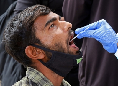 देश में कोरोना के 3,805 नए मामले दर्ज, 26 मौतें देश में कोरोना के 3,805 नए मामले दर्ज, 26 मौतें