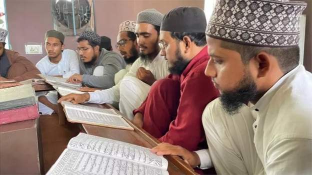 PFI पर बैन या मदरसों के सर्वे पर चुप क्यों है मुसलमानों की ये संस्था?