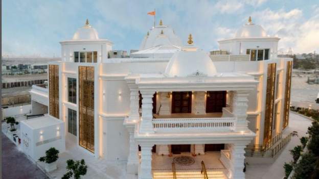 दुबई में आज होगा हिंदू मंदिर का उद्घाटन, यहां क्या है ख़ास? दुबई में आज होगा हिंदू मंदिर का उद्घाटन, यहां क्या है ख़ास?