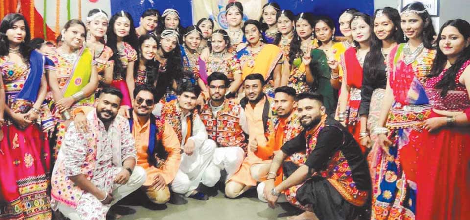 महात्मा गांधी महाविद्यालय में गांधी जयंती व गरबा का आयोजन