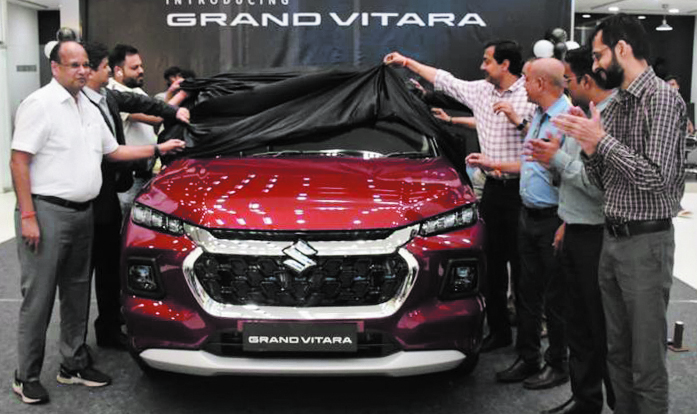 ग्रैंड विटारा हर सडक़ पर राज करने तैयार, नेक्सा स्कॉय ऑटोमोबाइल्स में भव्य लांच, ढेरों बुकिंग
