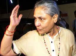 जया बच्चन पैपराज़ी से हुईं नाराज़, कहा- मैं चाहती हूं कि आप गिर जाएं