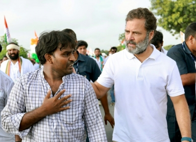 आंध्र प्रदेश में राहुल गांधी की यात्रा तीसरे दिन भी जारी आंध्र प्रदेश में राहुल गांधी की यात्रा तीसरे दिन भी जारी
