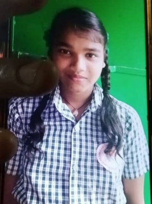 नकल की जांच के लिए कपड़े उतारे जाने से आहत होकर आत्मदाह करने वाली छात्रा की मौत