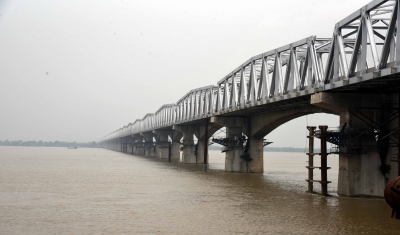 बिहार: पटना में गंगा के जलस्तर में आई कमी, तैयार होने लगे छठ घाट बिहार: पटना में गंगा के जलस्तर में आई कमी, तैयार होने लगे छठ घाट