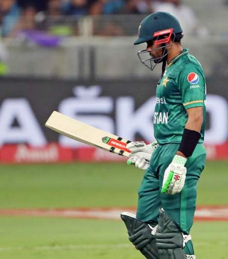 टी 20 वर्ल्ड कप: पाकिस्तान के ख़िलाफ़ भारत की अच्छी शुरुआत