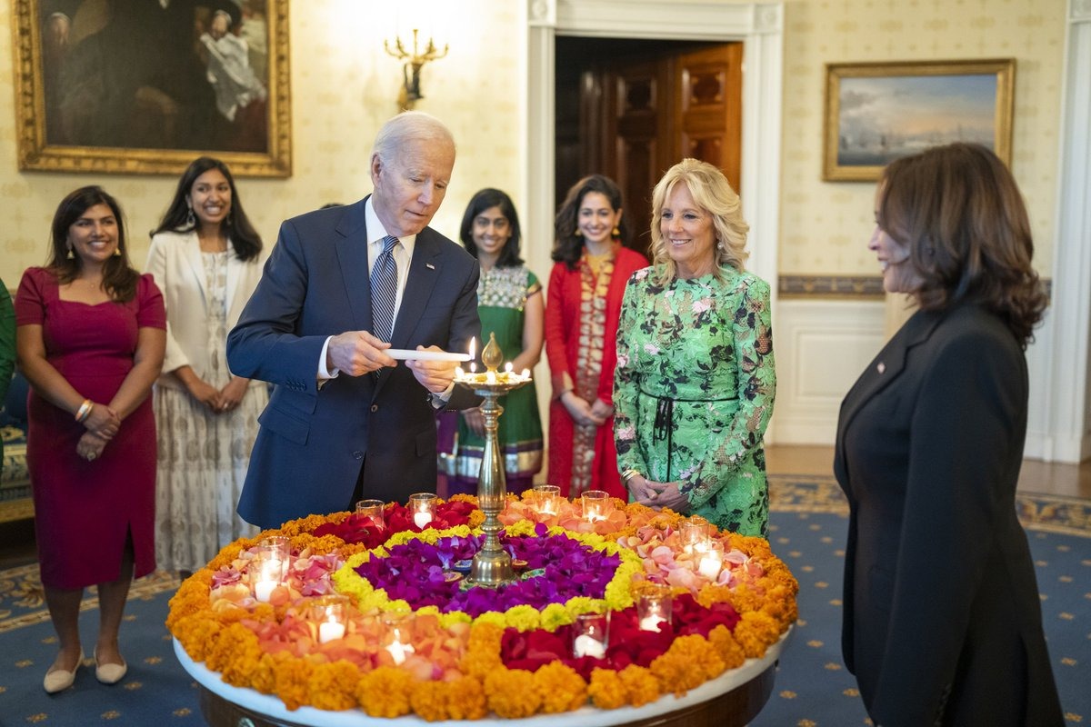  व्हाइट हाउस में मना दिवाली का जश्न, राष्ट्रपति जो बाइडन ने दी शुभकामनाएं, ऋषि सुनक पर कही ये बात