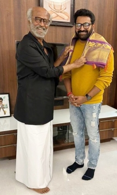 कांतारा' की बड़ी सफलता के बीच ऋषभ शेट्टी से मिले रजनीकांत