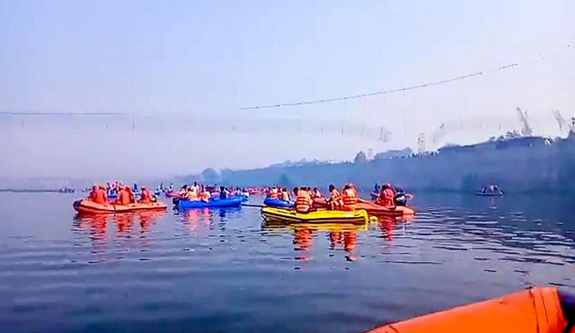 मोरबी पुल टूटने की सजा किसे?