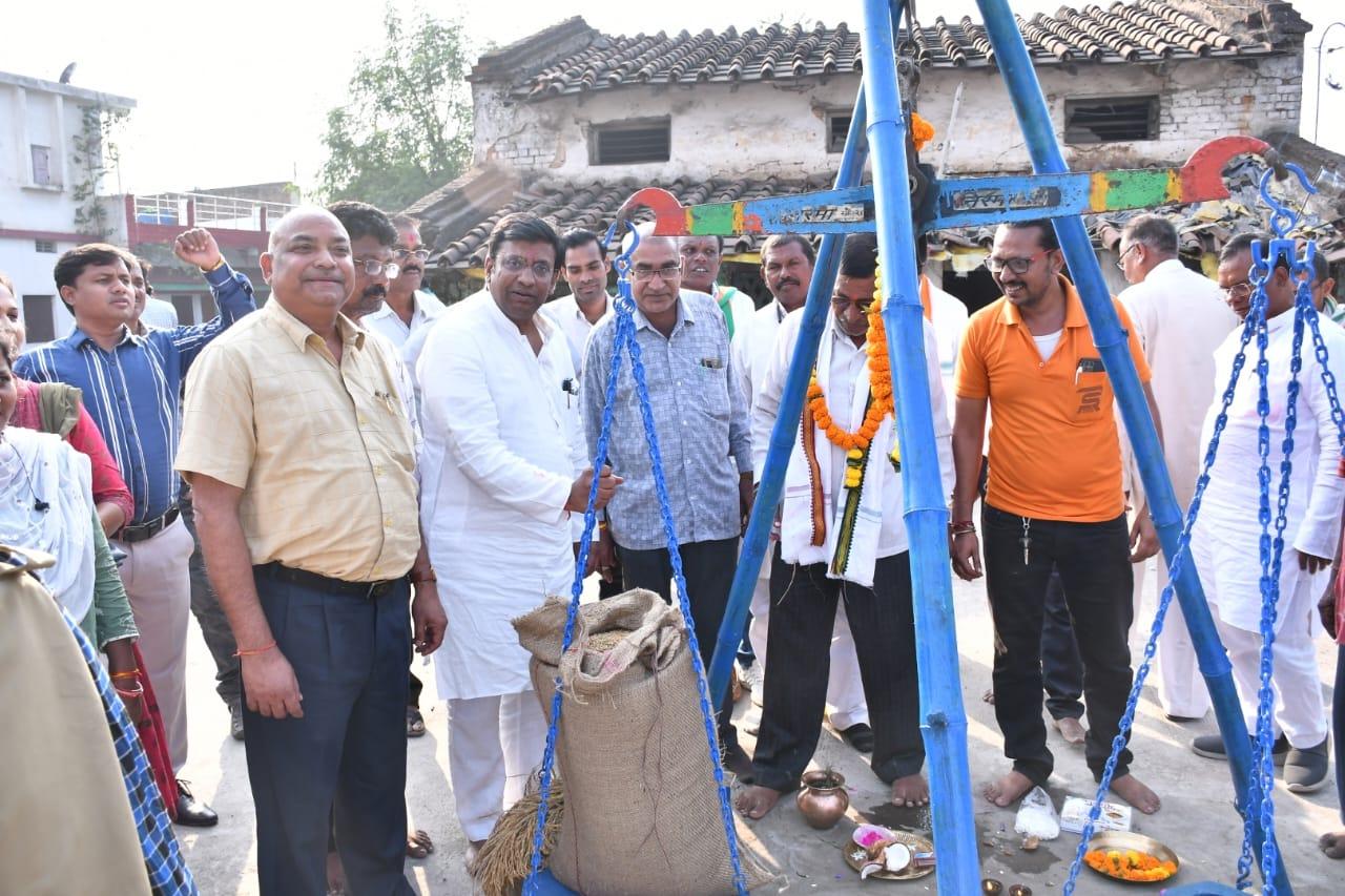 पंकज ने सेजबहार सोसाइटी में की धान खरीदी की शुरुआत