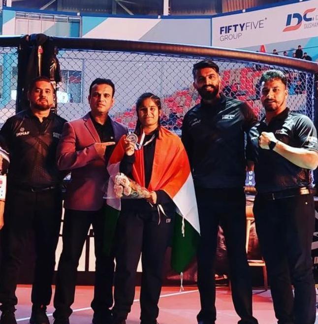 रायपुर की बेटी तनिष्का भंसाली ने तजकिस्तान में भारत का लहराया परचम