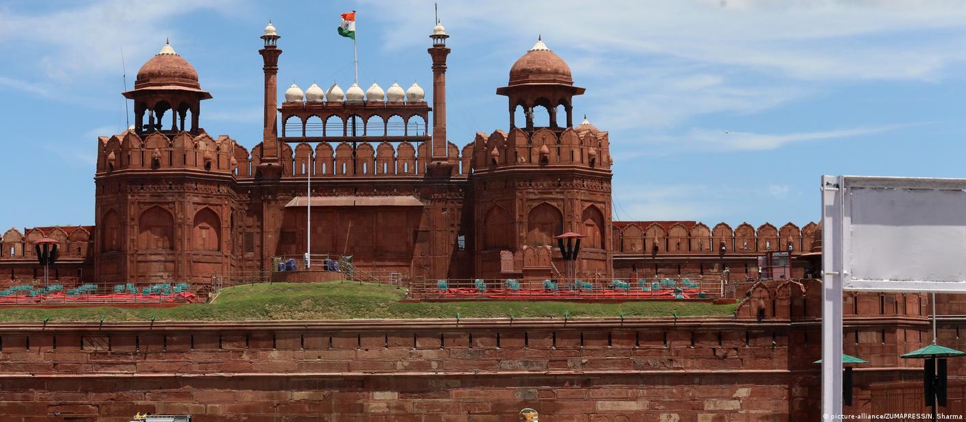 लाल किले पर हमले के दोषी की फांसी की सजा बरकरार लाल किले पर हमले के दोषी की फांसी की सजा बरकरार