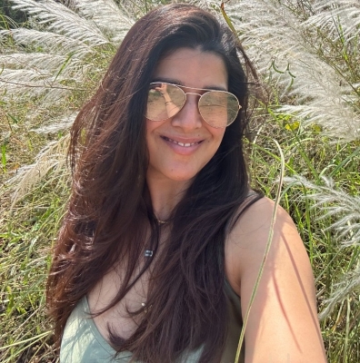 निम्रत कौर ने पुणे में सोशल-थ्रिलर हैप्पी टीचर्स डे का पहला शेड्यूल पूरा किया