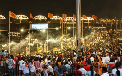 काशी में आज धूमधाम से मनाई जाएगी देव दीपावली काशी में आज धूमधाम से मनाई जाएगी देव दीपावली