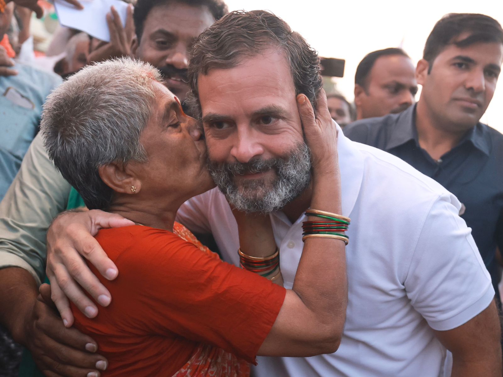 दैनिक ‘छत्तीसगढ़’ का संपादकीय : मोहब्बत जिंदाबाद! दैनिक ‘छत्तीसगढ़’ का संपादकीय : मोहब्बत जिंदाबाद!