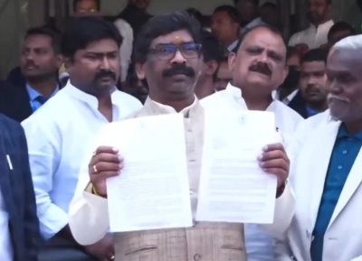 ईडी ने झारखंड के मुख्यमंत्री से की नौ घंटे से अधिक समय तक पूछताछ