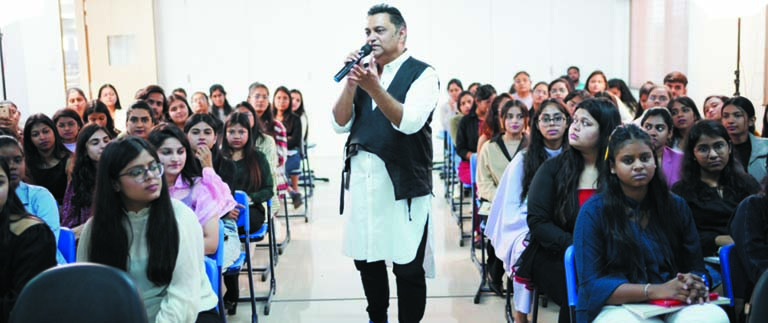 सलमान के फिल्मों में फैशन लूक दे चुके डिजाइनर एशले ने आईएनआईएफडी की कार्यशाला में दिए सफलता के टिप्स