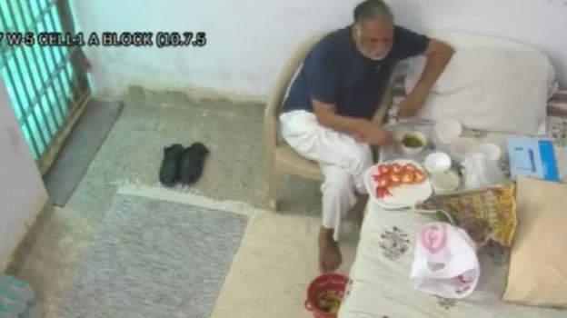 सत्येंद्र जैन का अदालत से अनुरोध, मीडिया को जेल के अंदर के फुटेज प्रसारित करने से रोका जाए सत्येंद्र जैन का अदालत से अनुरोध, मीडिया को जेल के अंदर के फुटेज प्रसारित करने से रोका जाए