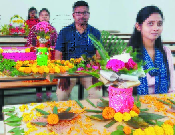 प्रगति महाविद्यालय में पुष्प सज्जा और भाषण स्पर्धा