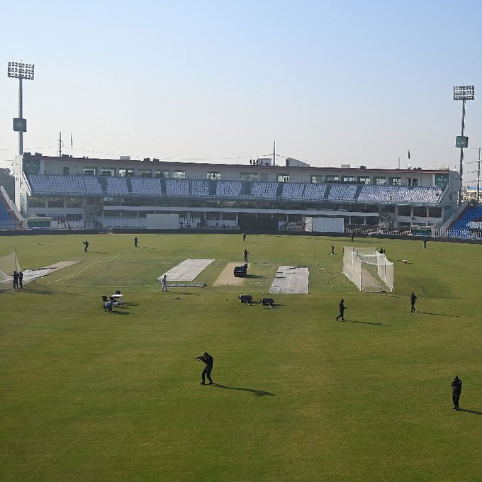 इंग्लैड-पाकिस्तान सिरीज़: इंग्लैंड के कई खिलाड़ी बीमार, पहले टेस्ट को लेकर अनिश्चितता