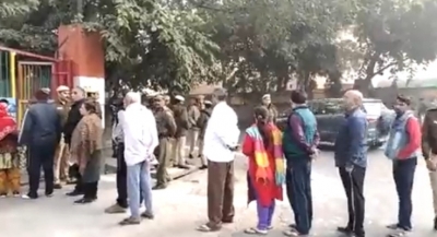 एमसीडी चुनाव के लिए मतदान शुरू, भाजपा-आप में कड़ा मुकाबला एमसीडी चुनाव के लिए मतदान शुरू, भाजपा-आप में कड़ा मुकाबला
