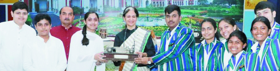 राजकुमार कॉलेज अंतर्दलीय संगीत प्रतियोगिता में राजपूत दल का सर्वश्रेष्ठ प्रदर्शन, खरसवान म्यूजिक ट्रॉफी पर कब्जा राजकुमार कॉलेज अंतर्दलीय संगीत प्रतियोगिता में राजपूत दल का सर्वश्रेष्ठ प्रदर्शन, खरसवान म्यूजिक ट्रॉफी पर कब्जा