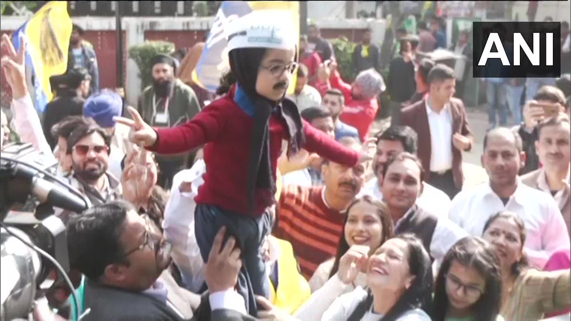 दिल्ली एमसीडी चुनाव 2022: 'आप' के खेमे में जश्न का माहौल, बीजेपी बोली- उम्मीद बाकी दिल्ली एमसीडी चुनाव 2022: 'आप' के खेमे में जश्न का माहौल, बीजेपी बोली- उम्मीद बाकी