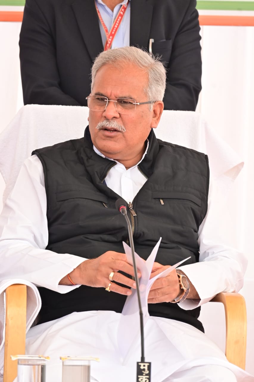 गरियाबंद में मिट्टी तेल, जाति प्रमाण पत्र, अवैध शराब और गांवों में पानी न मिलने जैसी शिकायतें गरियाबंद में मिट्टी तेल, जाति प्रमाण पत्र, अवैध शराब और गांवों में पानी न मिलने जैसी शिकायतें