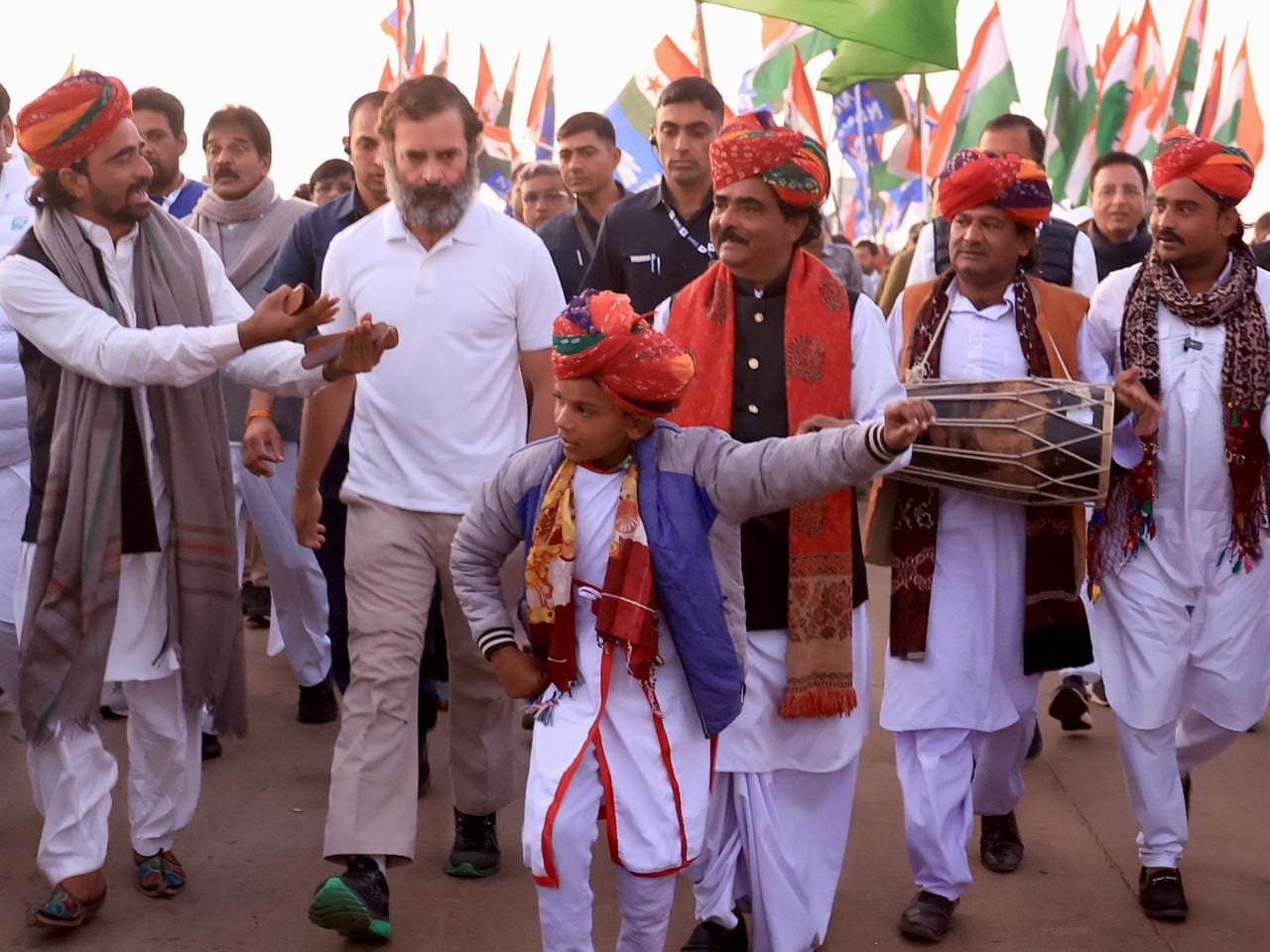 ये वो गांधी तो नहीं है, पर कुछ तो है