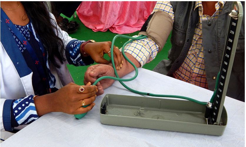 भारत में इलाज मंहगा क्यों है?